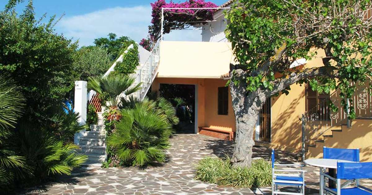 Een foto van het terras bij Tonicello Resort