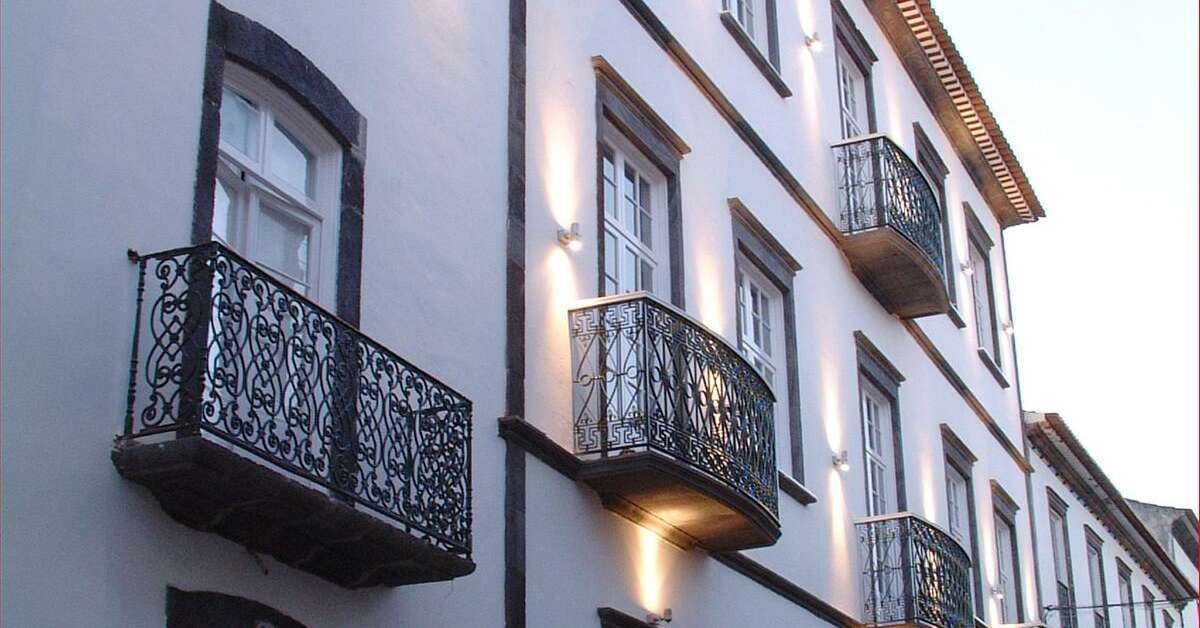 Een foto van de buitenkant van Hotel Do Colegio