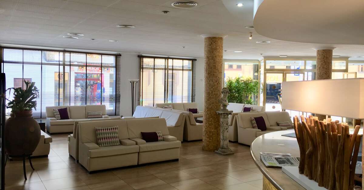 Een foto van het interieur van Miami Park Aparthotel