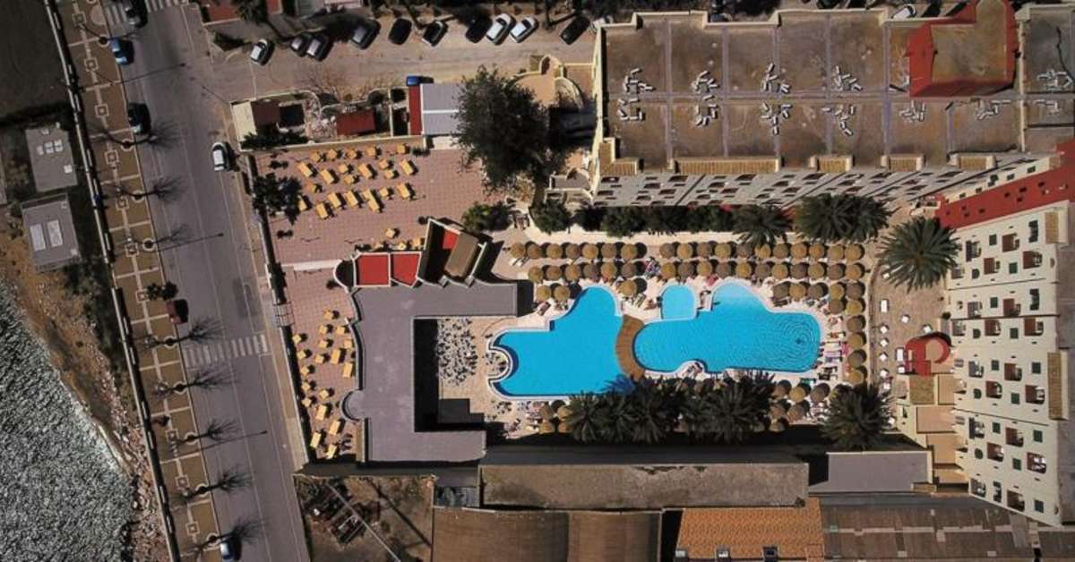 Een foto van het zwembad bij Hopps Hotel