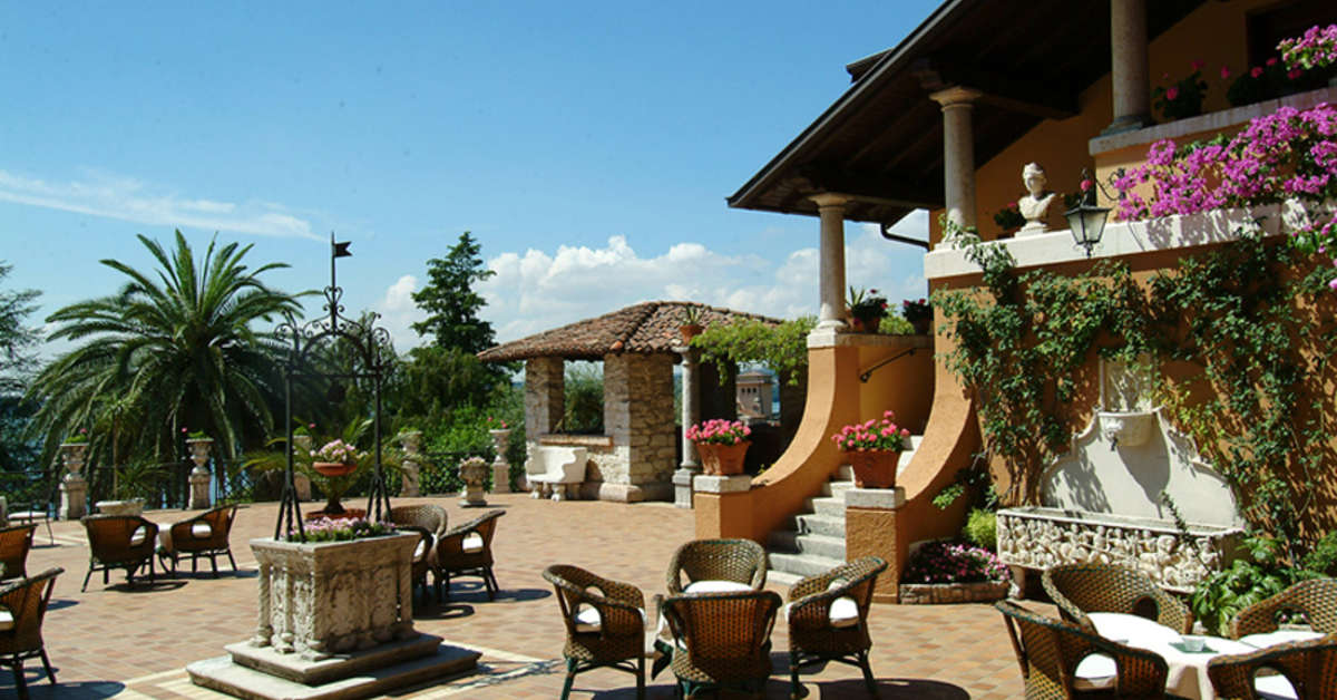 Een foto van het terras bij Hotel Villa Del Sogno