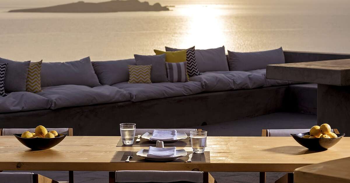 Een foto van het terras bij Boheme Mykonos Hotel
