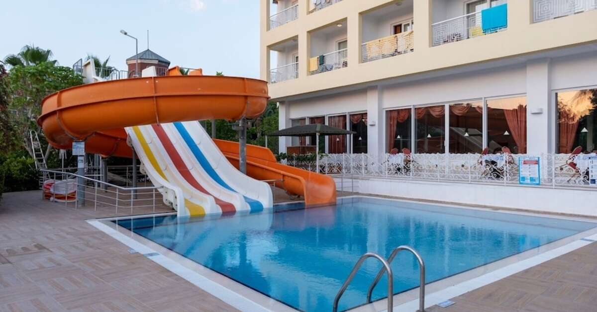 Een foto van het zwembad bij Pine House Hotel
