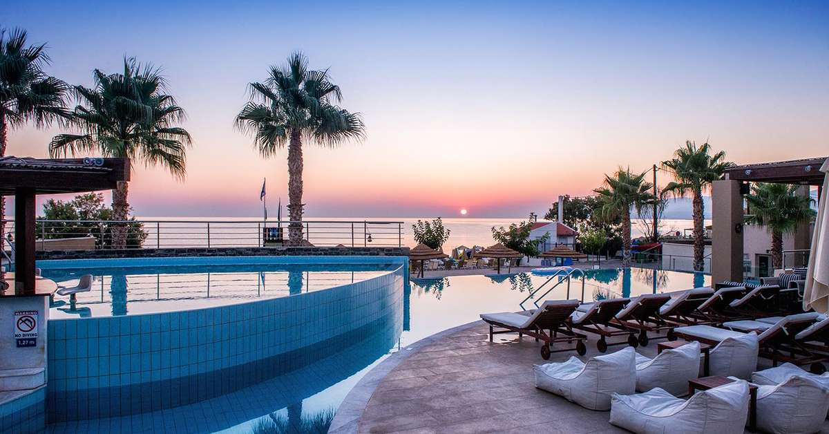 Een foto van het zwembad bij Blue Sea Beach