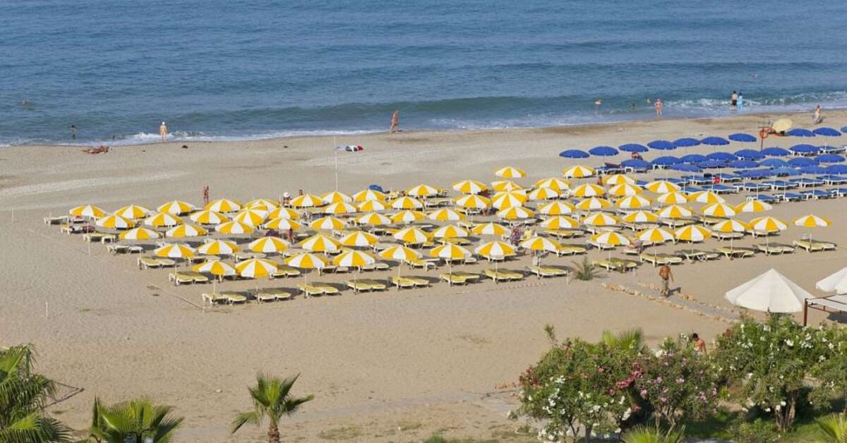Ein Foto vom Strand beim Hotel Monte Carlo