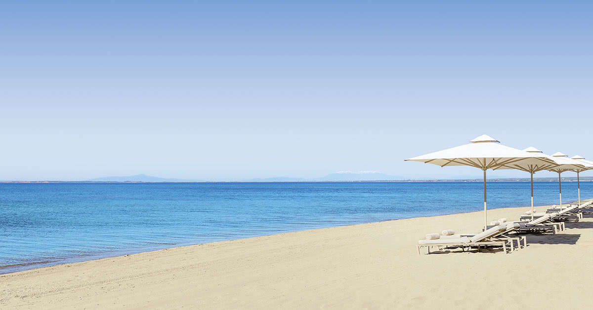 Een foto van het strand bij Ikos Oceania