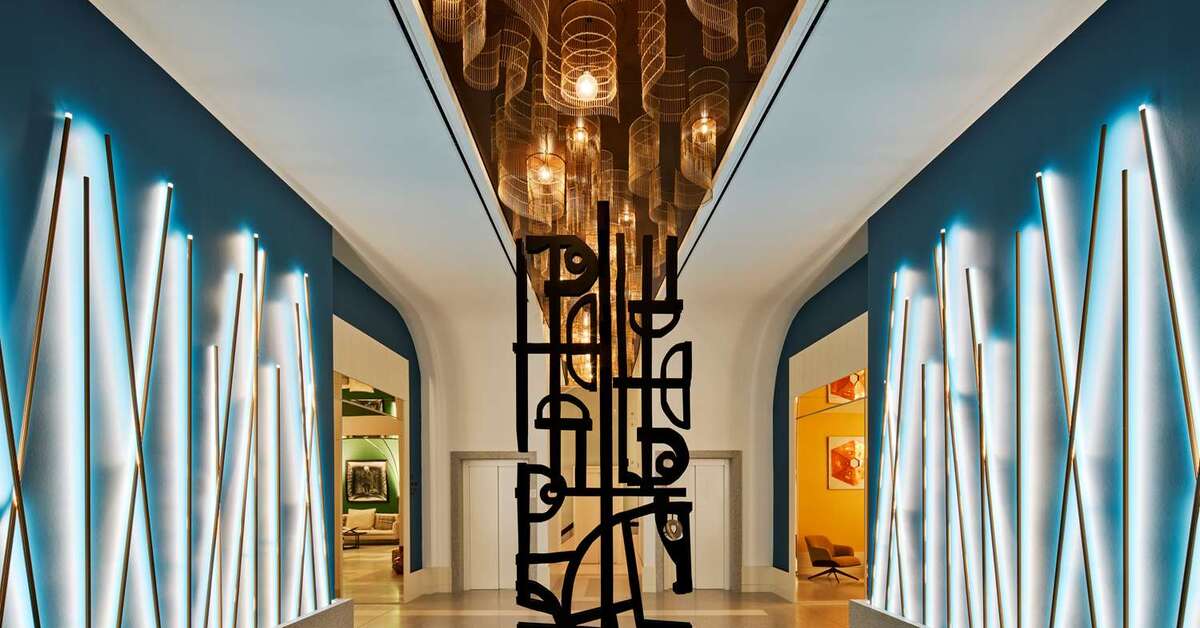 Ein Foto De Bonart Naples Curio Collection by Hilton