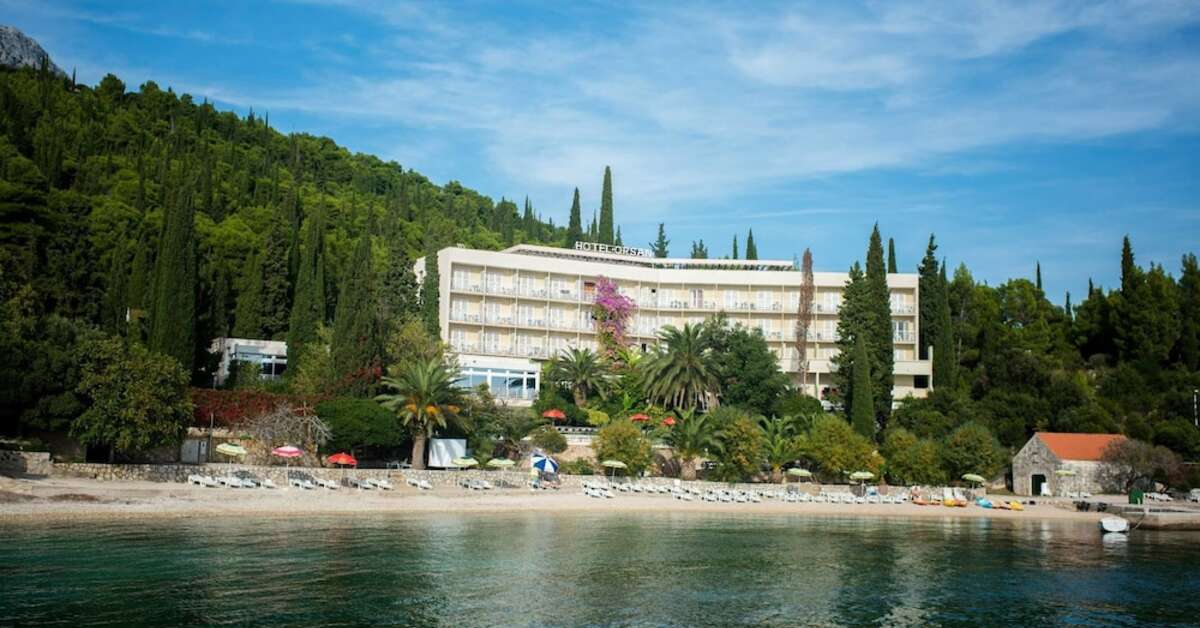 Een foto van de buitenkant van Hotel Orsan