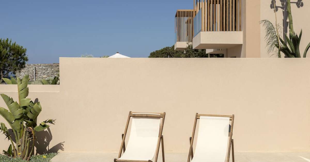Een foto van het terras bij The Nest Resort