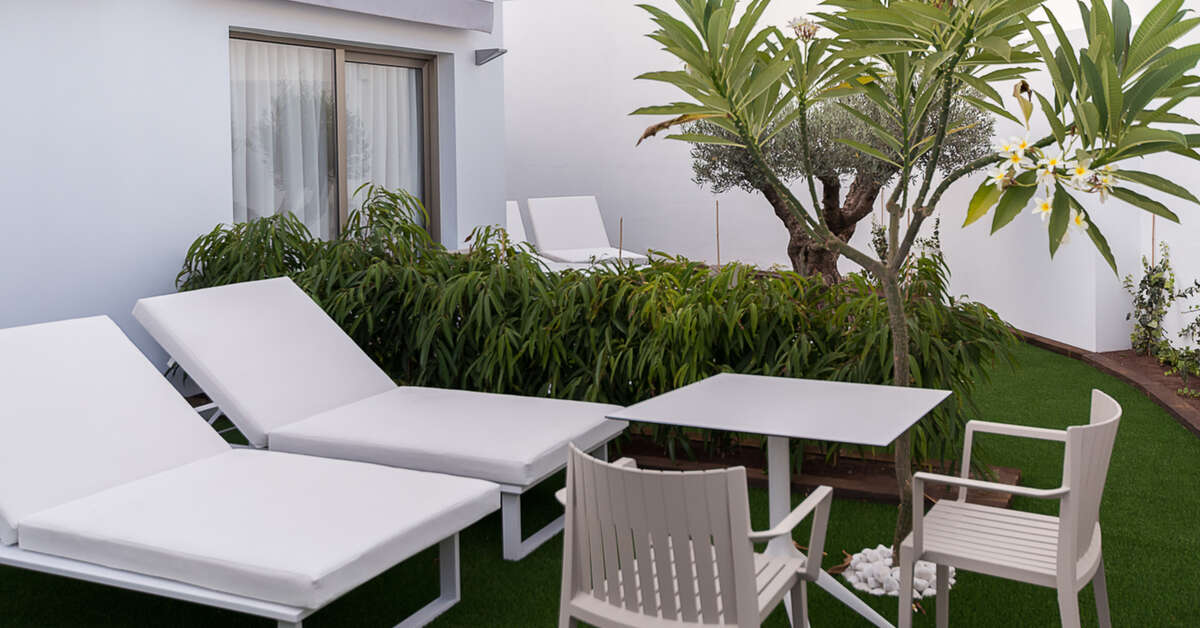 Een foto van het terras bij Silvi Villas
