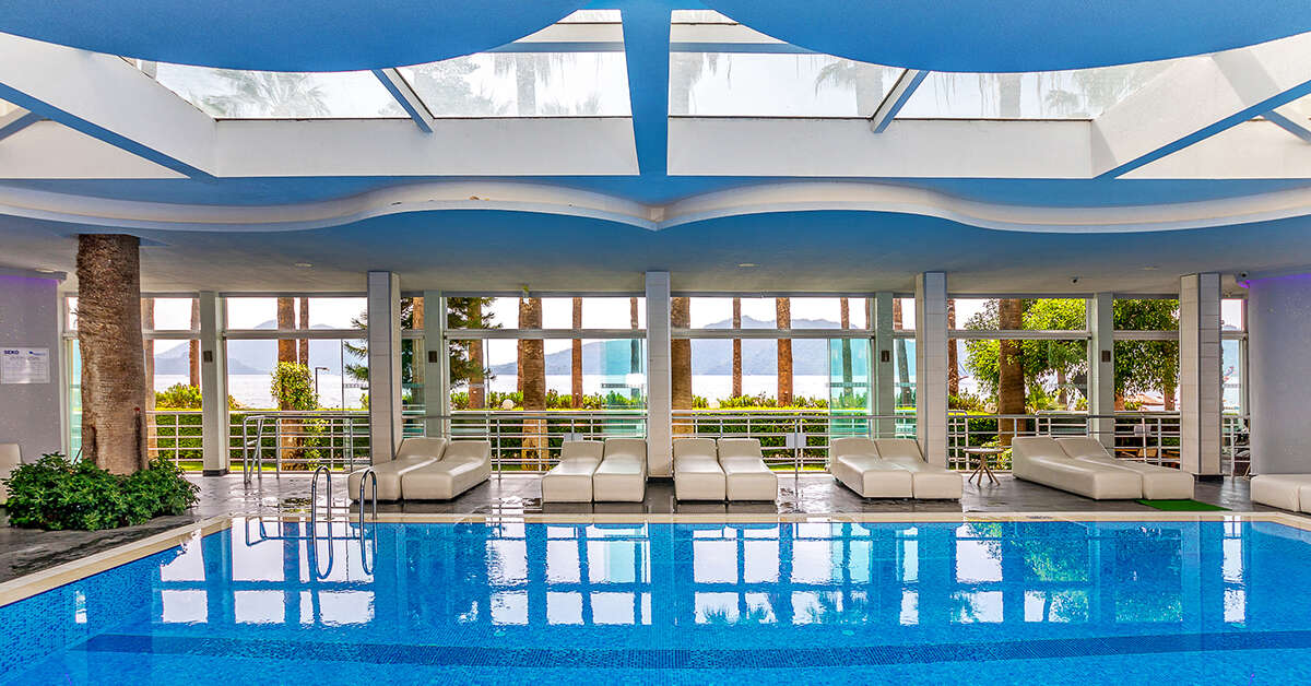 Een foto van het zwembad bij Prime Beach Hotel