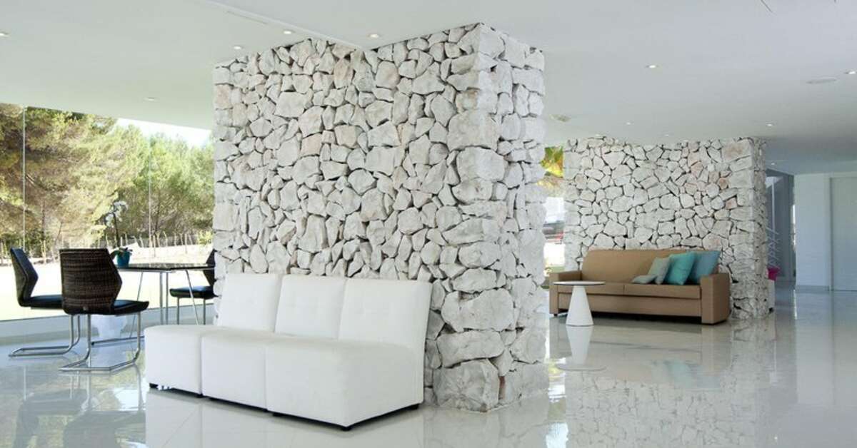 Ein Foto vom Innenbereich im Fergus Style Cala Blanca Suites