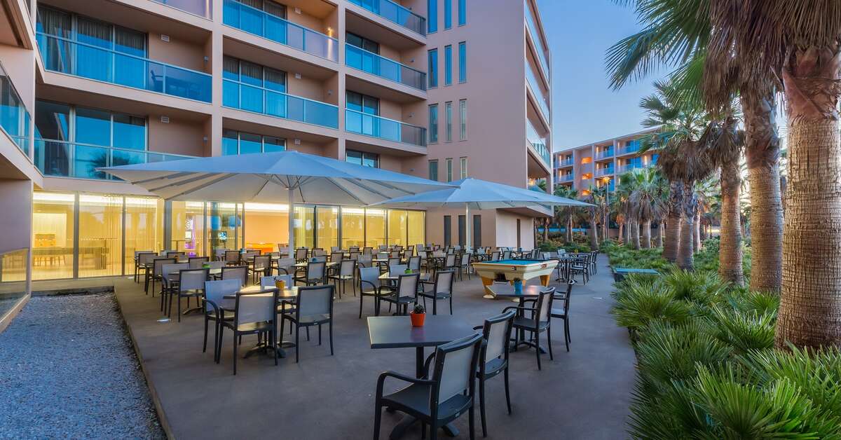 Ein Foto von der Terrasse im Marriott Residences Salgados Resort