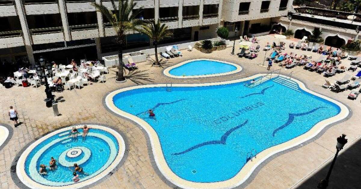 Een foto van het zwembad bij Aparthotel Kn Columbus