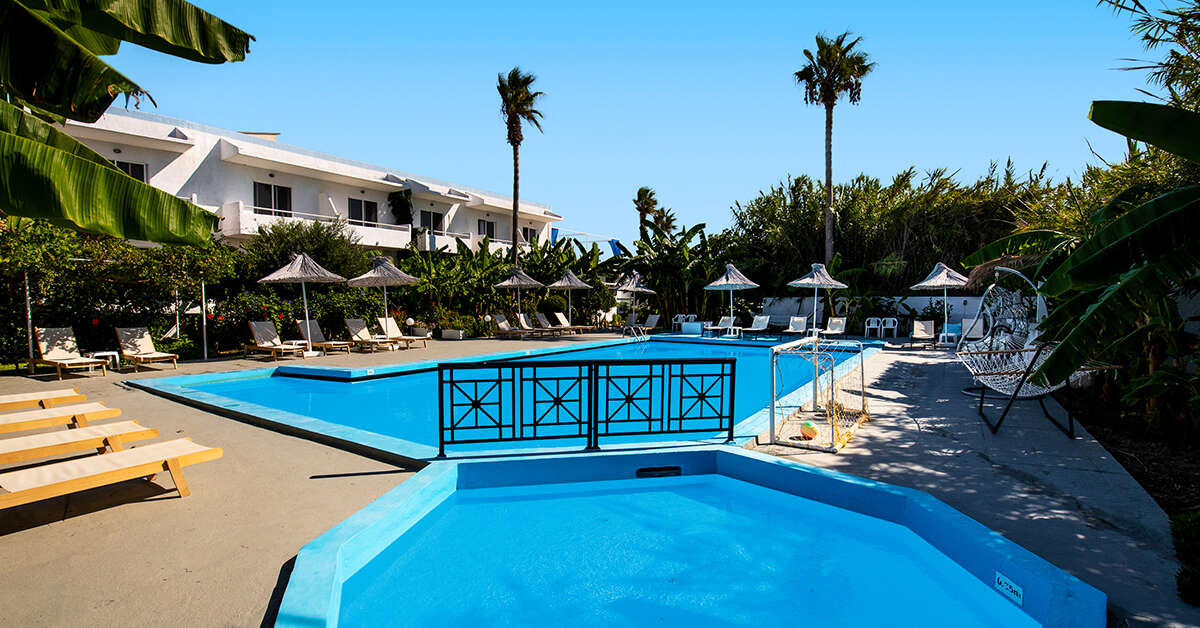 Een foto van het zwembad bij Costa Angela Seaside Resort