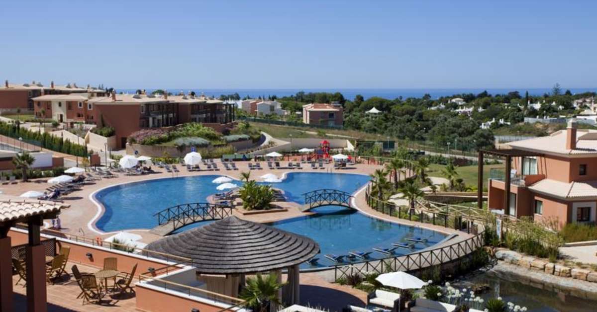 Een foto van het zwembad bij Monte Santo Resort