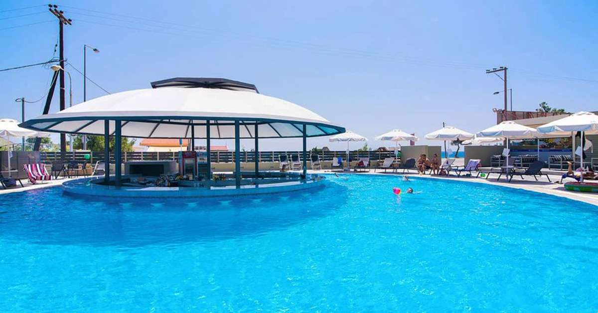 Een foto van het zwembad bij The Dome Luxury Hotel
