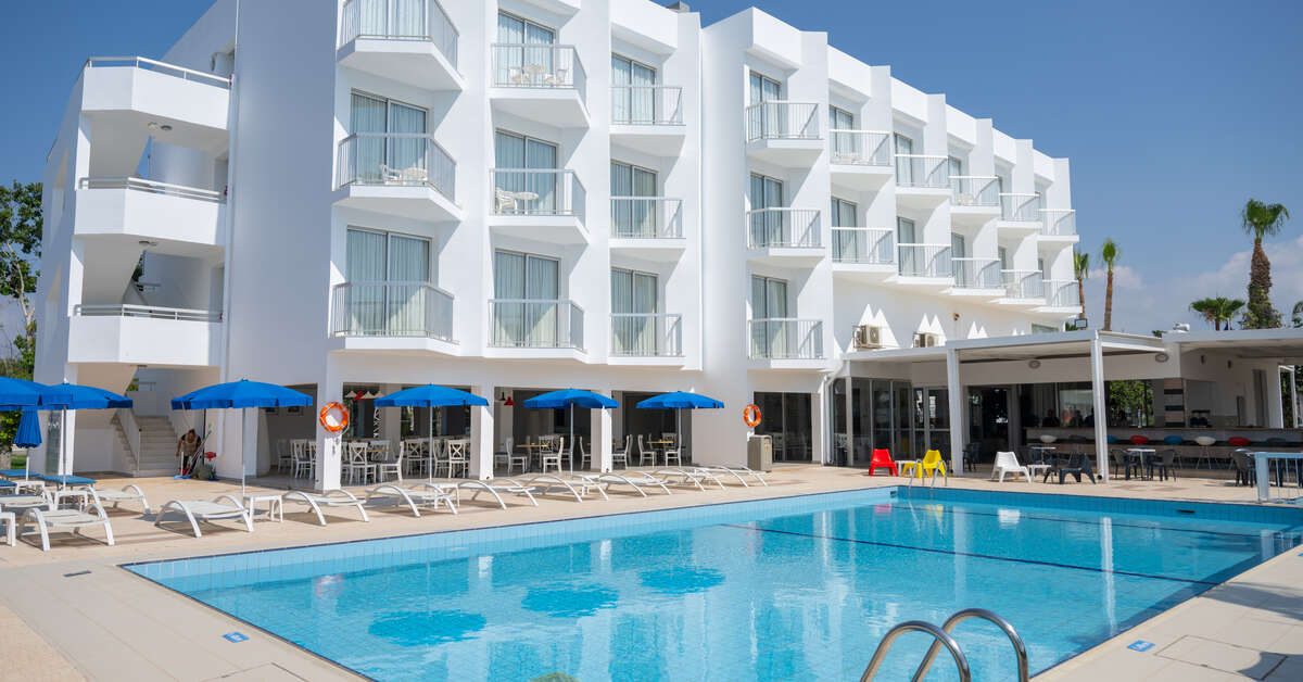 Een foto van het zwembad bij Napa Jay Hotel