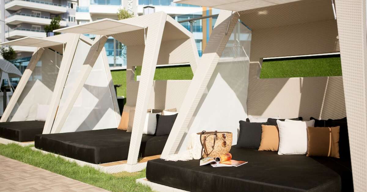 Een foto van het terras bij Sunprime C-Lounge
