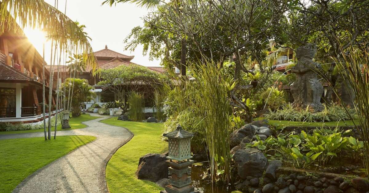 Een foto van de buitenkant van Sol by Melia Benoa Bali