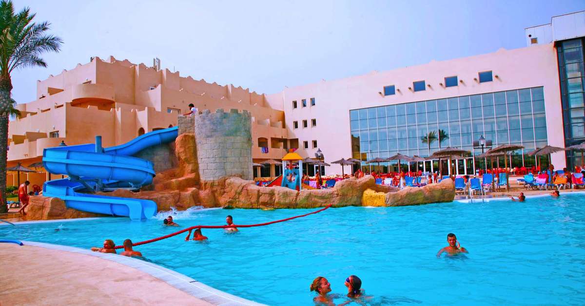 Een foto van het zwembad bij Hotel Cabo de Gata