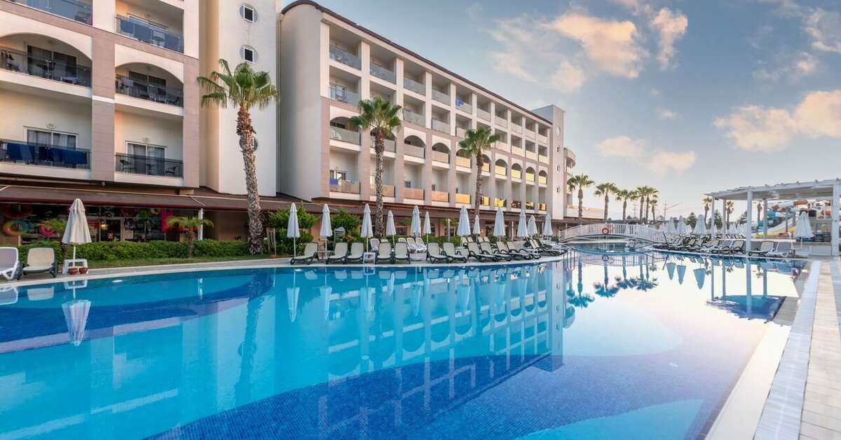 Een foto van het zwembad bij Port River Hotel & Spa