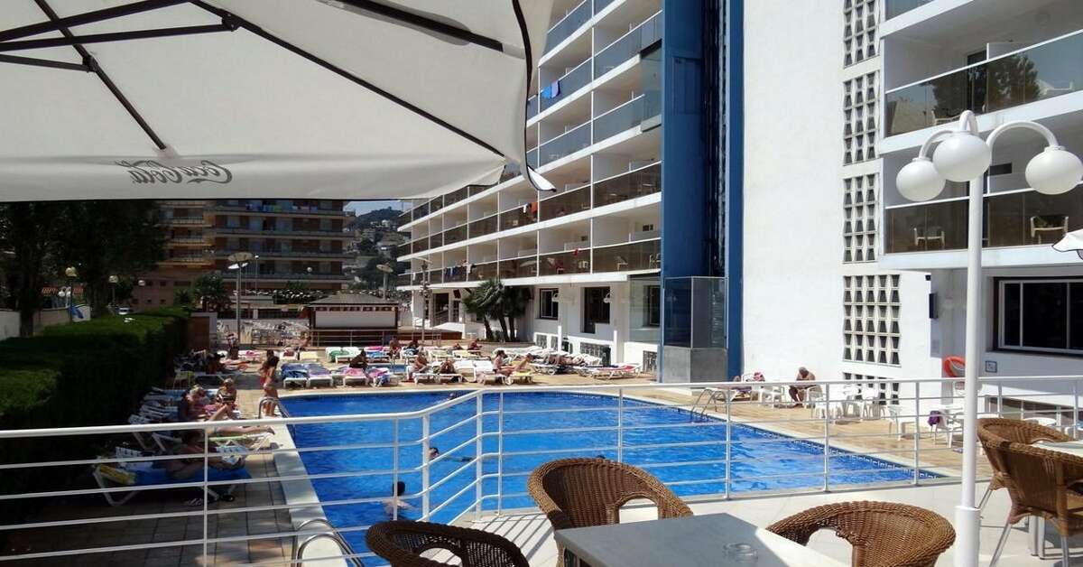 Ein Foto vom Pool im Hotel Riviera