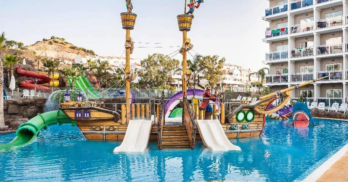 Een foto van het zwembad bij Globales Los Patos Park