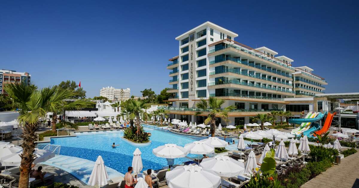Ein Foto vom Pool im Side Sunport Hotel & Spa