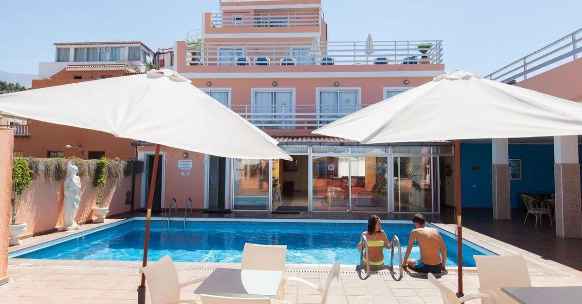 Een foto van het zwembad bij Globales Acuario Hotel