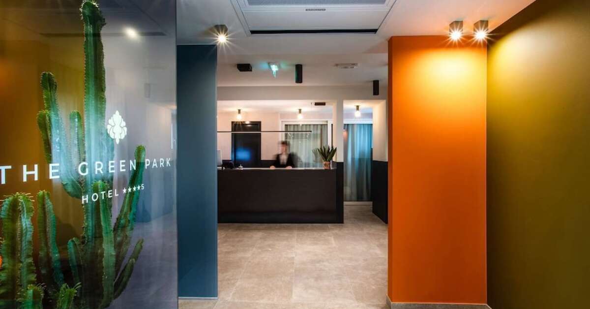 Een foto van The Green Park Hotel
