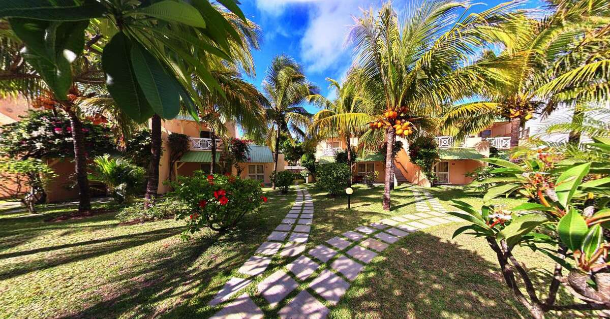 Een foto van de buitenkant van Silver Beach Hotel