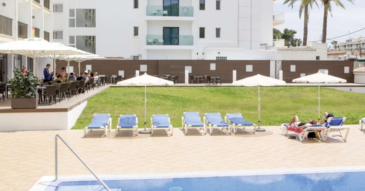 Ein Foto vom Pool im Hotel & Aparthotel Luxor