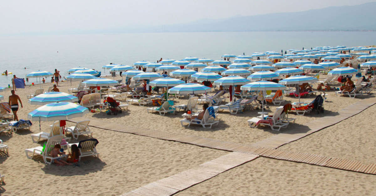 Een foto van het strand bij BV Airone Resort