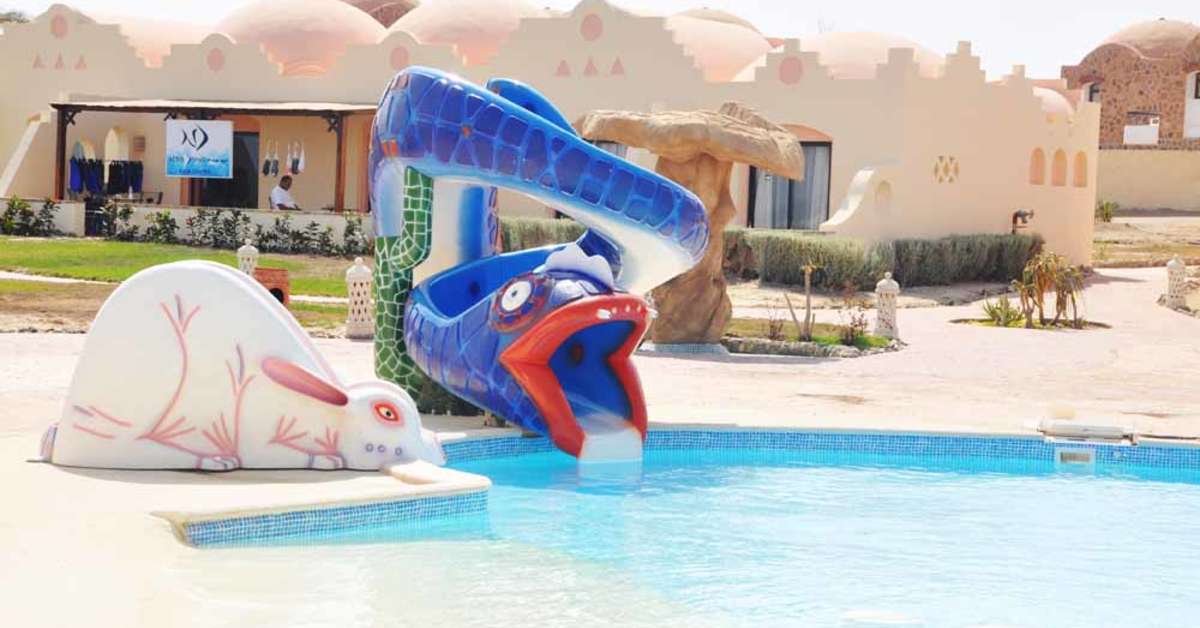 Een foto van het zwembad bij Onatti Beach Resort