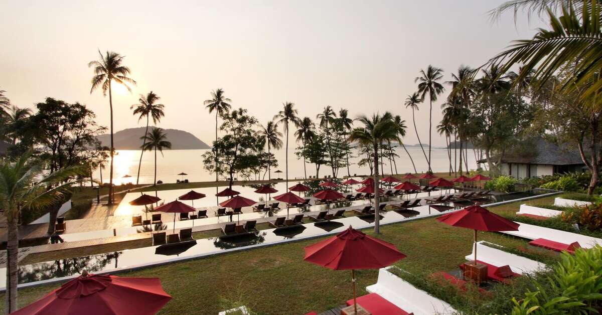 Een foto van het zwembad bij The Vijitt Resort Phuket