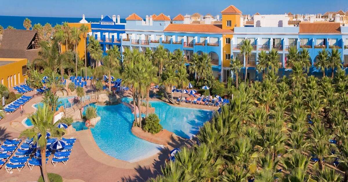 Een foto van de buitenkant van Playaballena Hotel