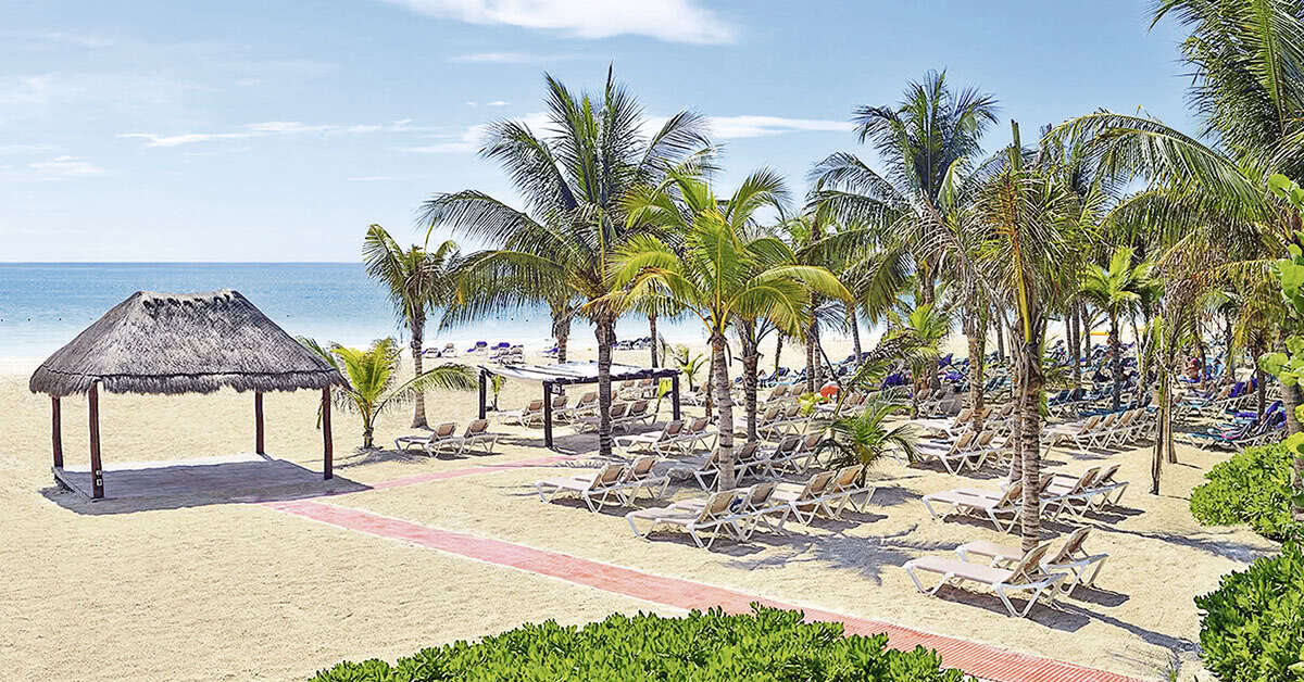 Een foto van het strand bij Catalonia Playa Maroma