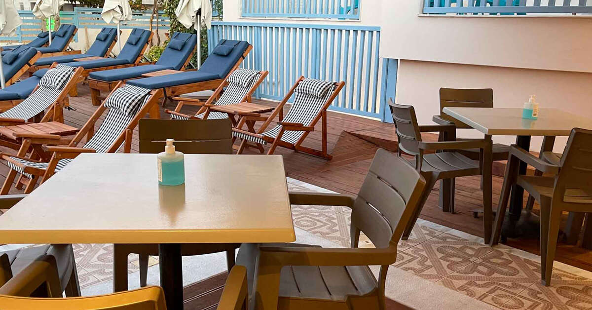 Ein Foto von der Terrasse im Blue Sky Resort