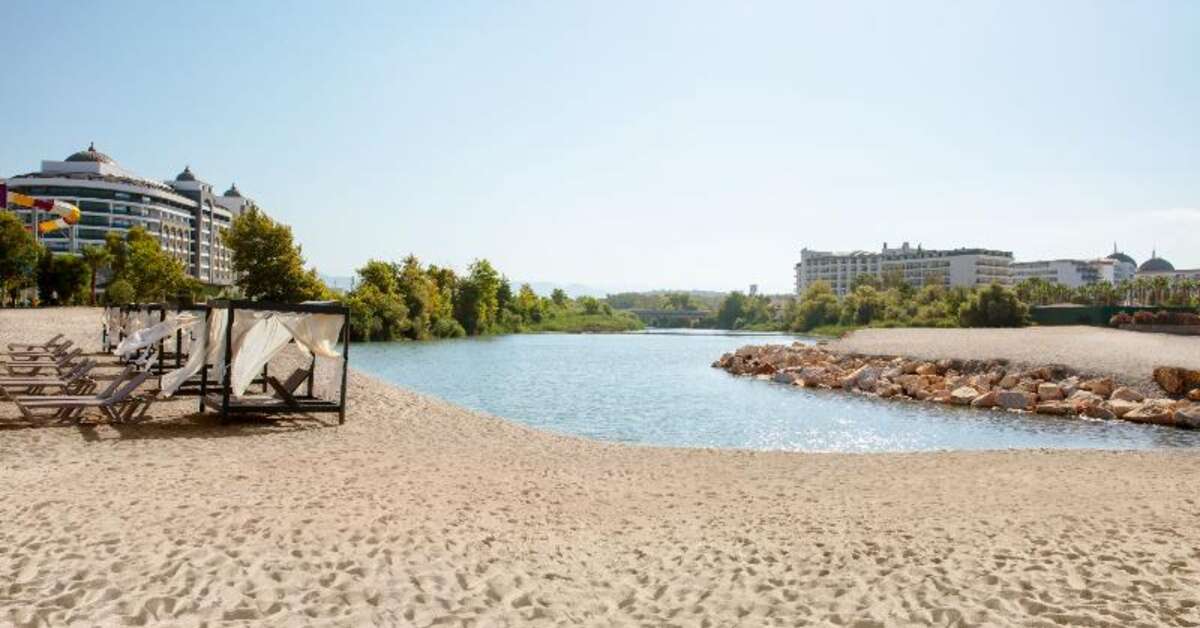 Een foto van het strand bij Alarcha Hotels & Resort
