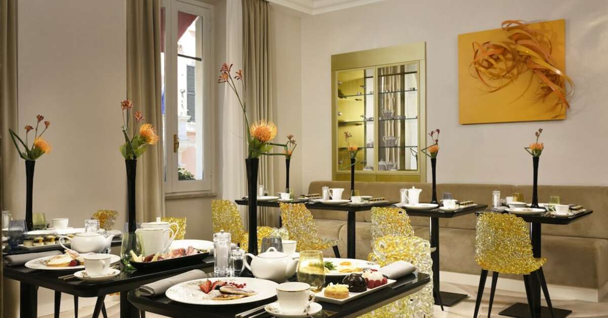 Een foto van The First Roma Dolce