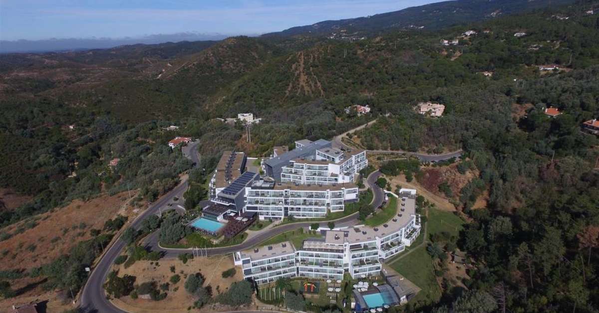 Een foto van de buitenkant van Monchique Resort & Spa