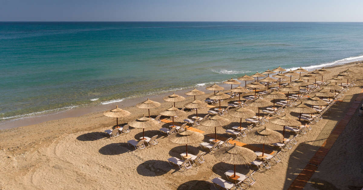 Ein Foto vom Strand beim Dedalos Beach Hotel