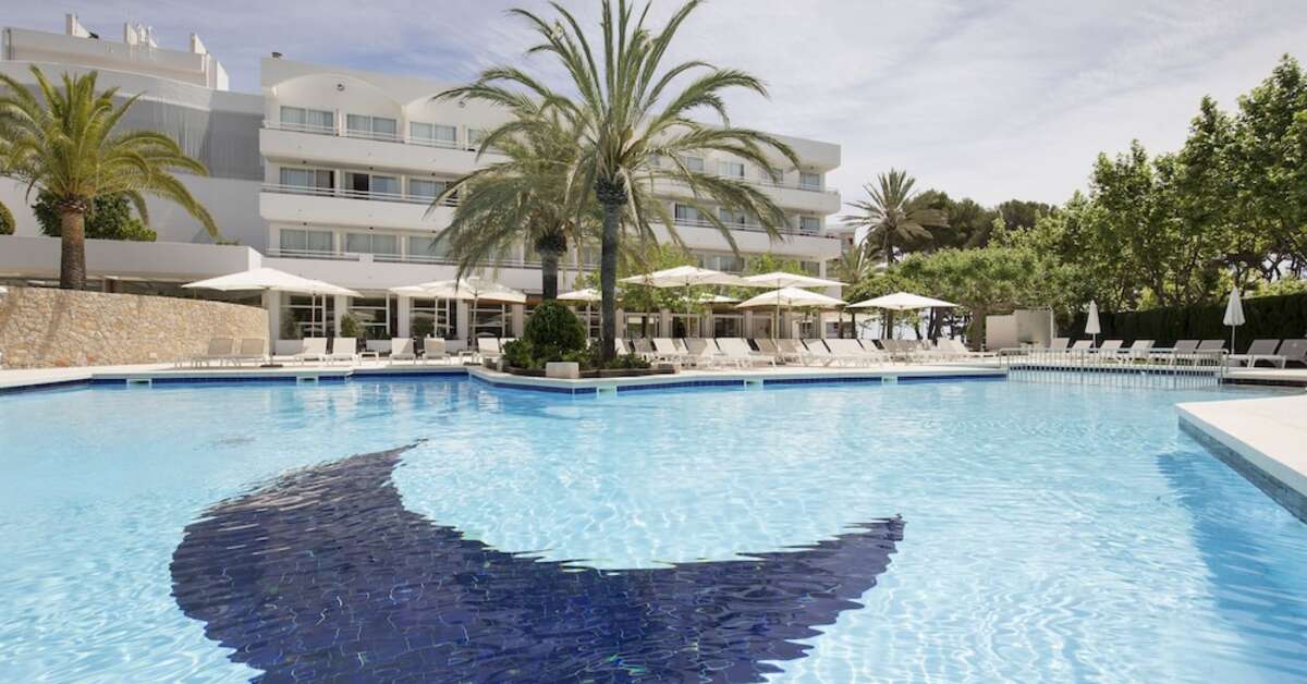 Een foto van het zwembad bij Hotel Canyamel Park