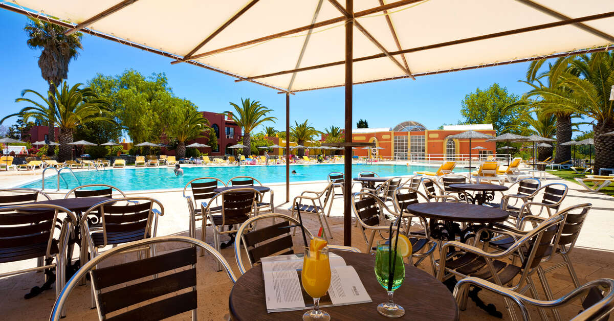 Een foto van het terras bij Colina Village