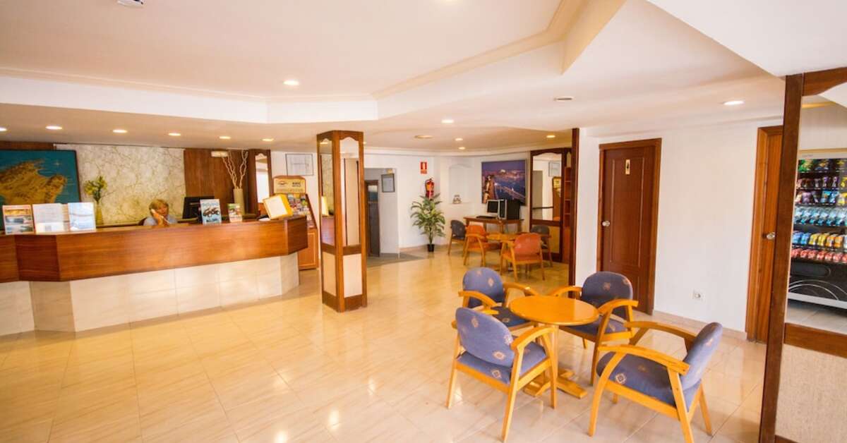 Een foto van het interieur van Hotel Amic Can Pastilla