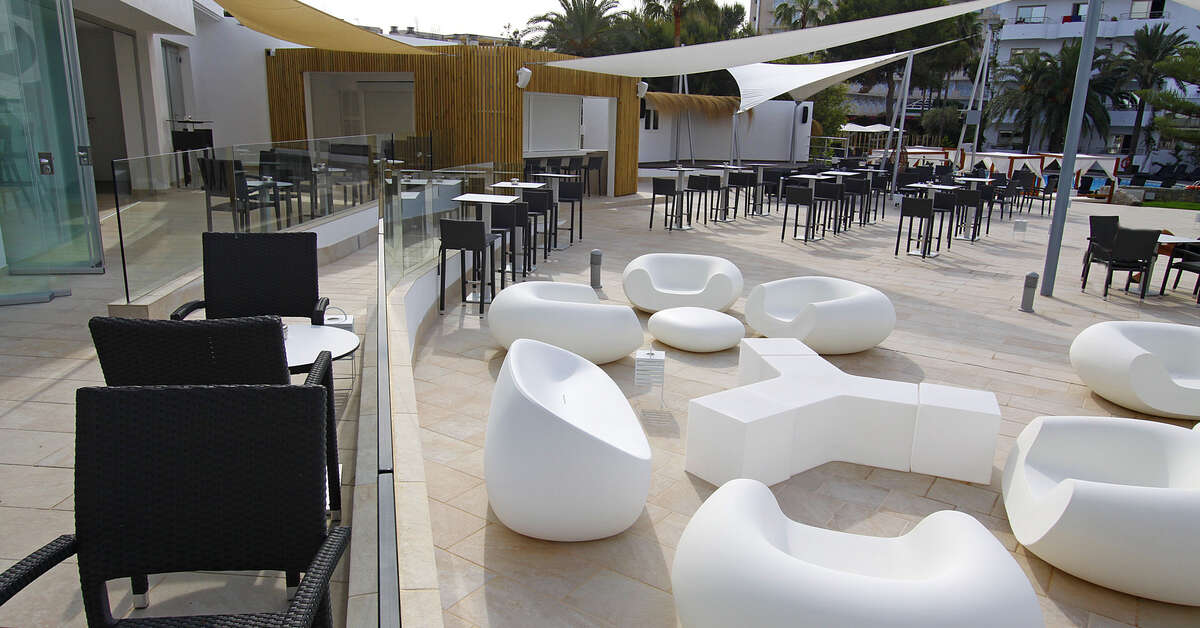 Ein Foto von der Terrasse im BG Pamplona Hotel