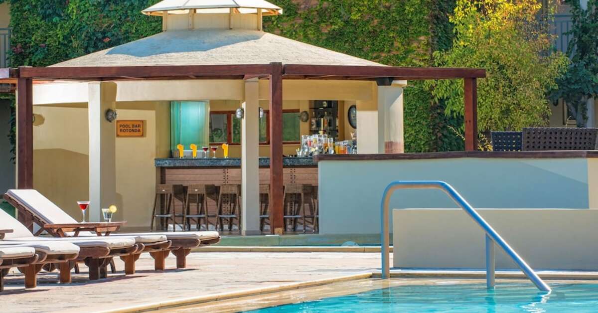 Een foto van het zwembad bij Bella Beach Hotel