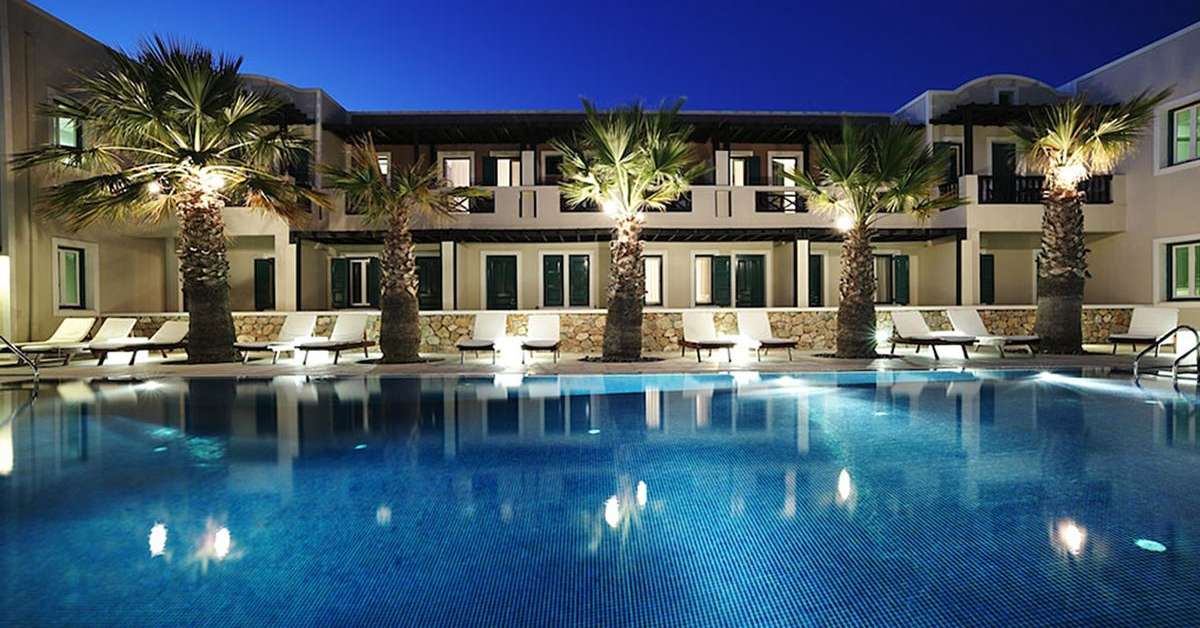 Ein Foto vom Pool im Rose Bay Hotel