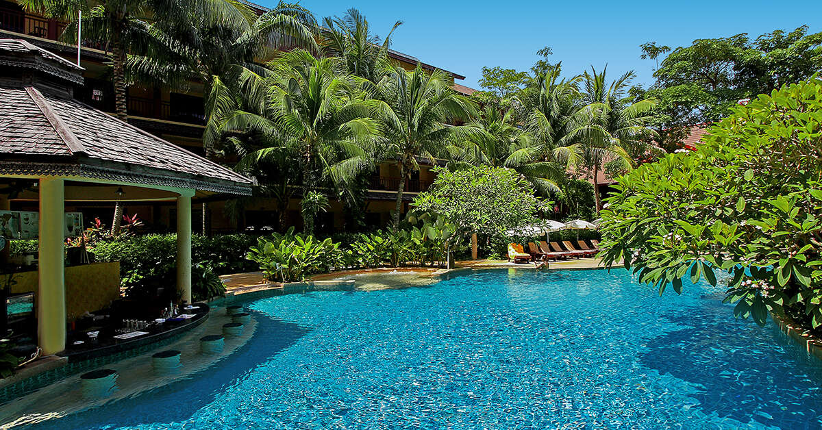 Een foto van het zwembad bij Kata Palm Resort